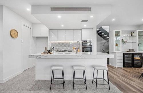 Curlewis House | Luxe Coastal Getaway