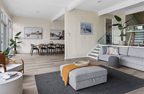 Tascott House | Luxe Family Retreat - Large Pool and Sea Views