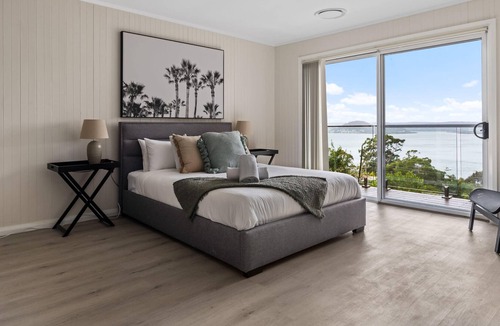 Tascott House | Luxe Family Retreat - Large Pool and Sea Views