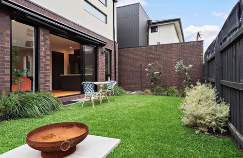 Capel Sound House | Luxe townhouse, one street back from the beach, holiday perfection (sleeps 6)