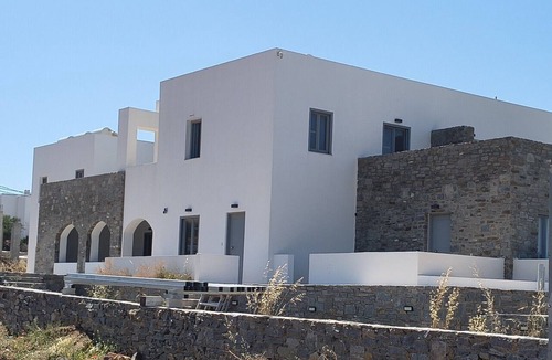 Aliki Apartment | Luxurious apartment in the heart of the village with easy beach access