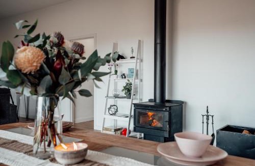 Sorell Apartment | Luxurious Hobart Holiday Home with Stunning Bay Views - Affordable, Family-Friendly, and Stylish