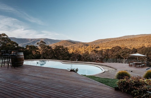 Yarra Junction House | Luxurious Unique, Private Paradise-Kangaroo Manor