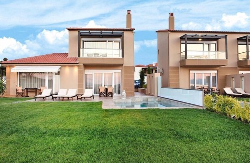 Pallini House | Luxurious villa on Halkidiki peninsula with private pool