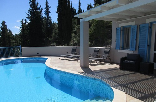 Chalikeri Villa | Luxurious Villa With Private Infinity Pool And Uninterrupted Sea Views