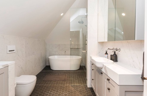 Darling Point Apartment | Luxuriously Appointed Apartment With Harbour Views