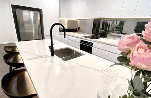 Templestowe Apartment | *Luxury 2BR APT - Pool/Sauna/Wifi/Shops
