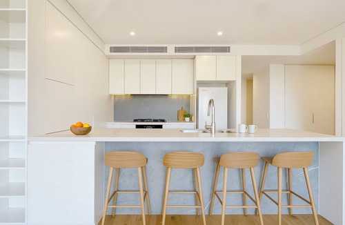 Lindfield Apartment | Luxury 3 Bedroom Apt - Central Location, Minutes from Station & Supermarkets