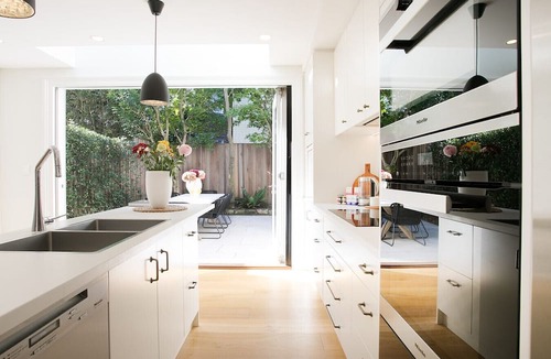 Darlinghurst House | Luxury 3BR home w rooftop + garden/BBQ + near CBD