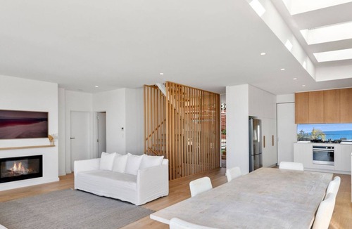 Curl Curl House | Luxury 5 Bedroom House with Pool and Beach Views