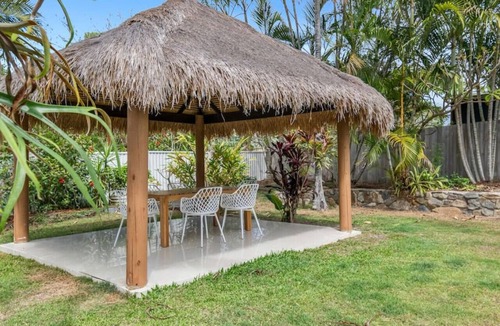 Oxenford House | Luxury 5BR Retreat Family house with Pool in GC