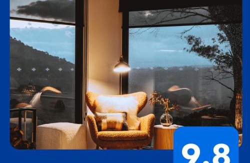 Merrijig House | Luxury Alpine Stay with Epic Views at Mt Buller foothills