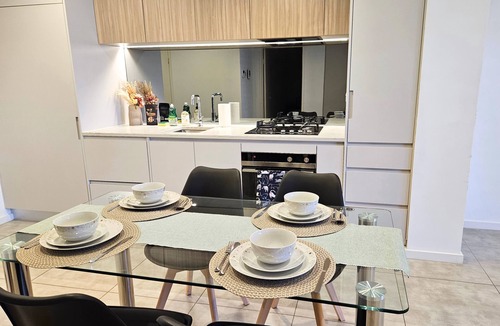 Epping Apartment | Luxury apartment, best of Sydney with easy access to everything.