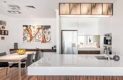 Pyrmont Apartment | Luxury Apartment Overlooking City and Darling Harbour
