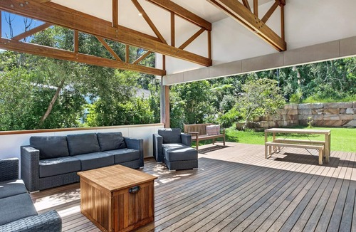 North Avoca House | Luxury beach home, suits families,with heated pool,spa,toys,trampoline