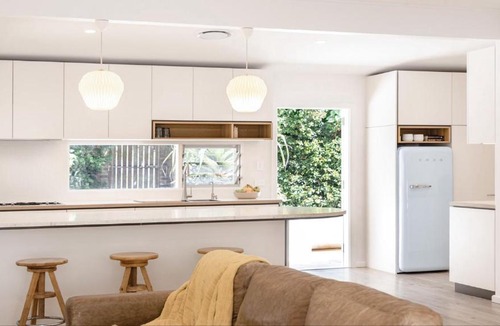 Macmasters Beach House | Luxury Beach Shack With Pool and Short Walk To Beach