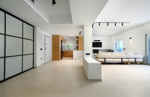Dafnata House | Luxury Beachfront Villa with infinity Pool & Breathtaking Sea Views