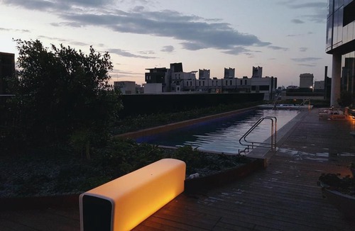 Melbourne Central Business District Apartment | Luxury CBD - Pool, Gym and Spa