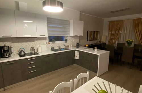 Glyfada House | Luxury Condo - your home away from home