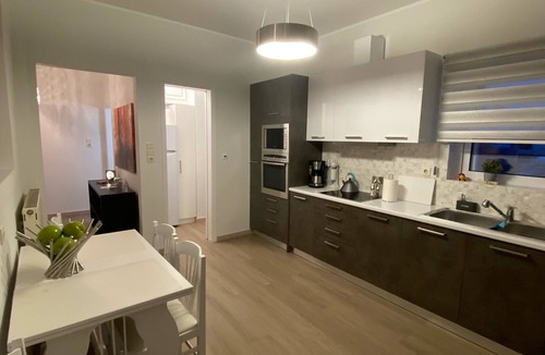 Glyfada House | Luxury Condo - your home away from home