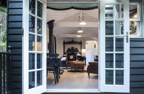Olinda Cottage | Luxury escape for you and your dog