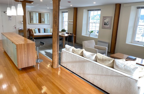 Sullivan's Cove Apartment | Luxury Hobart Waterfront Apartment