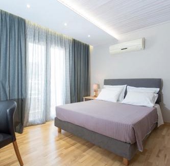 Paleokastro Villa | Luxury holiday home 4 bedroom villa in Paleokastro