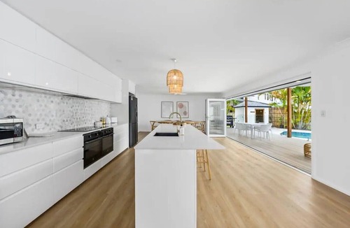 Burleigh Waters House | Luxury home in the heart of Burleigh