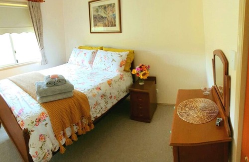 Severnlea House | Luxury in Secluded Valley, Wineries, spa, massage & views. Stanthorpe Qld