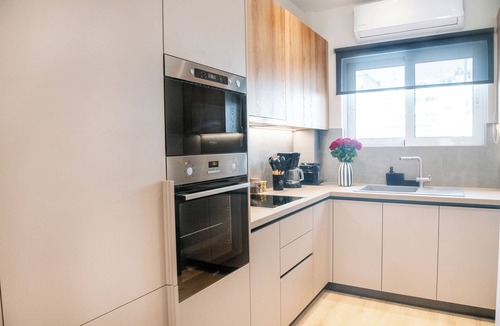 Kinosargous Apartment | Luxury Modern Apt near Acropolis and 350 mt from Metro Station