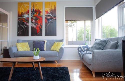 Lake Wendouree Apartment | Luxury On Webster