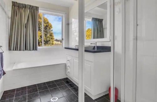 Hay South House | Luxury, quality and affordable 3 bedroom home