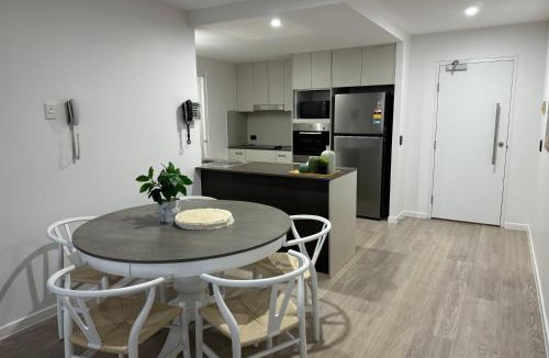 Gold Coast Apartment | Luxury Spacious Apartment