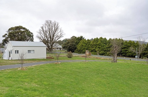 Collector Apartment | Luxury Tiny Home in Collector NSW