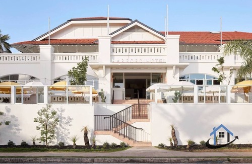 Freshwater House | Luxury townhouse, ocean views, plunge pool, pets