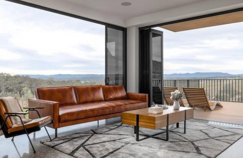 Mount View Apartment | Luxury Two Bedroom with Vineyard Views The Reserve Retreat U10