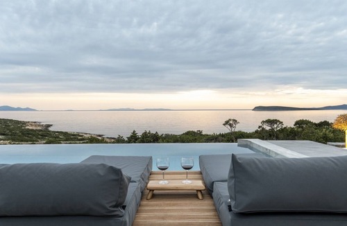 Paros Villa | Luxury Villa on Faragas Beach