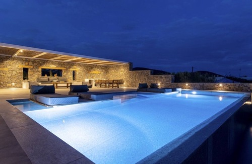 Paros Villa | Luxury Villa on Faragas Beach
