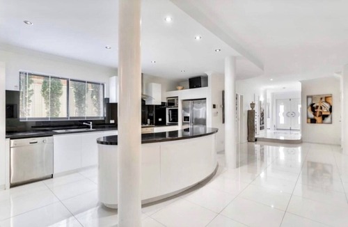 Munster House | Luxury Villa W Pool and Spa