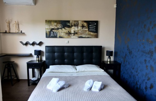 Paiania Villa | Luxury Villa with swimming pool , jacuzzi spa & great view, can guest 8 person