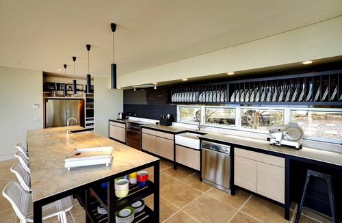 Central Coast House | Luxury Villas Killcare Beach House (Walk to the beach)