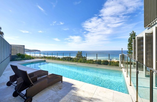 Central Coast House | Luxury Villas Killcare Beach House (Walk to the beach)