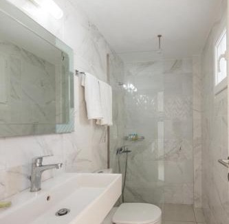 Aliki Apartment | Lydia's West Apartment