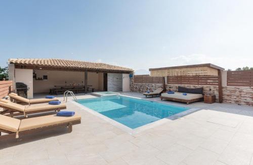 Maritsa Villa | M & S Villa - 4 bedroom villa with heated pool