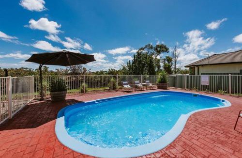 Central Mudgee House | Macquarie Manor - Experience Grand Country Living