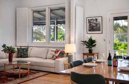 Franklinford House | Mafic House- beautiful views, hot tub and pool