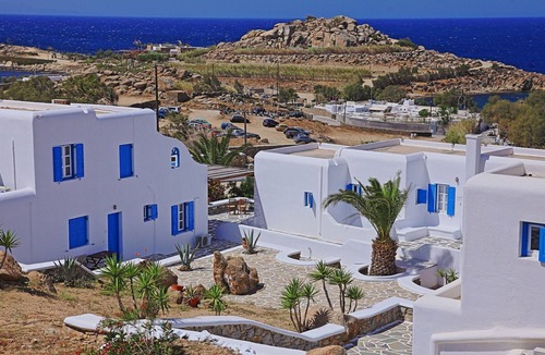 Paraga Apartment | Maganos Eikosi:Mykonos Apartment, close to the sea, breakfast included, shared pool
