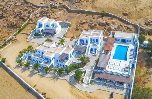 Paraga Apartment | Maganos Eikosi:Mykonos Apartment, close to the sea, breakfast included, shared pool