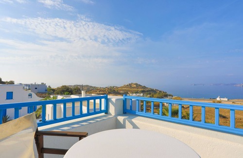 Paraga Apartment | Maganos Eikosi:Mykonos Apartment, close to the sea, breakfast included, shared pool