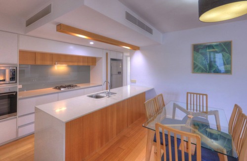 Horseshoe Bay Apartment | Maggies Beachfront Apt. 4